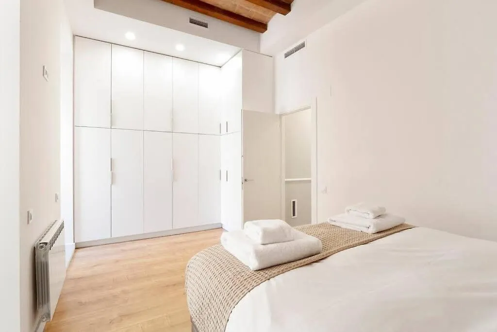 Apartment Arc De Triomf Luxury Modern 2-Bedroom 2-Bathroom Barcelona