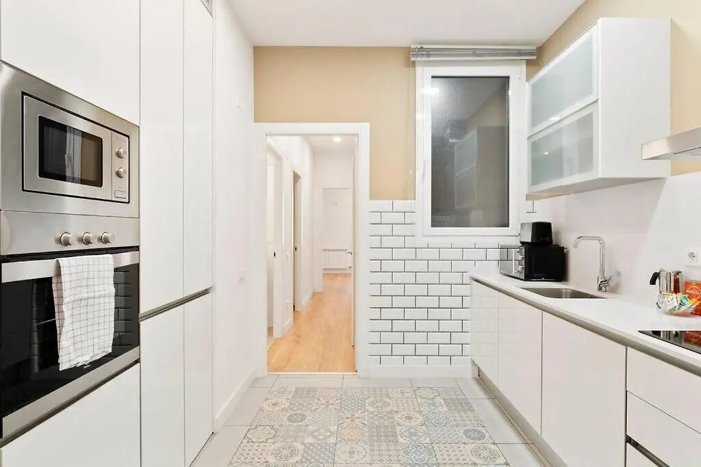 Arc De Triomf Luxury Modern 2-Bedroom 2-Bathroom Barcelona