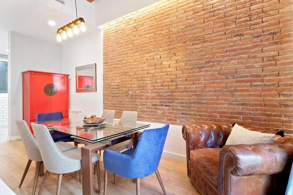 Arc De Triomf Luxury Modern 2-Bedroom 2-Bathroom Barcelona
