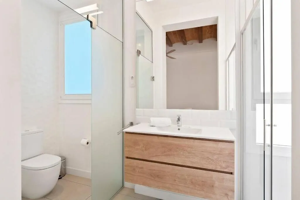 Arc De Triomf Luxury Modern 2-Bedroom 2-Bathroom Barcelona